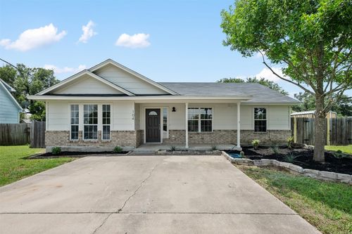 104 Live Oak Cir, Bertram, TX, 78605-4544 | Card Image