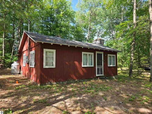 8152 Beech, Hale, MI, 48739 | Card Image