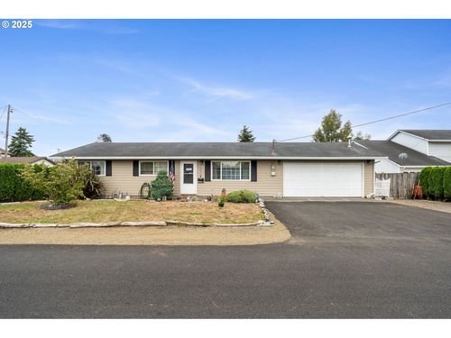 1003 Grove Ave, Tillamook, OR, 97141-3747 | Card Image