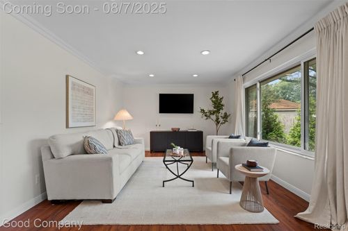 385 Trombley Dr, Troy, MI, 48083-5051 | Card Image