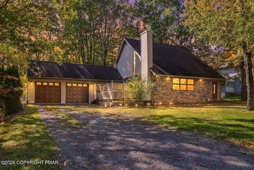 28 Heath Ln, Mount Pocono, PA, 18344-1726 | Card Image