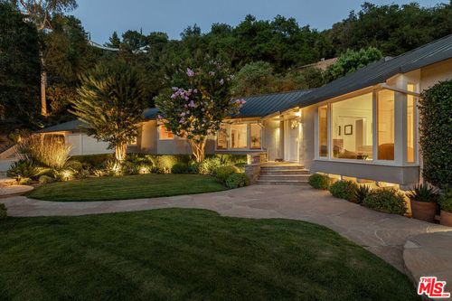 3818 Hollyline Ave, Sherman Oaks, CA, 91423-4602 | Card Image