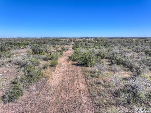 1011 Twin Creeks, Seguin, TX, 78155-8581 | Card Image