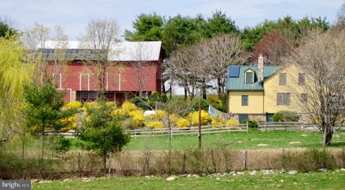 1095 Texter Mountain Rd, ROBESONIA, PA, 19551-9111 | Card Image