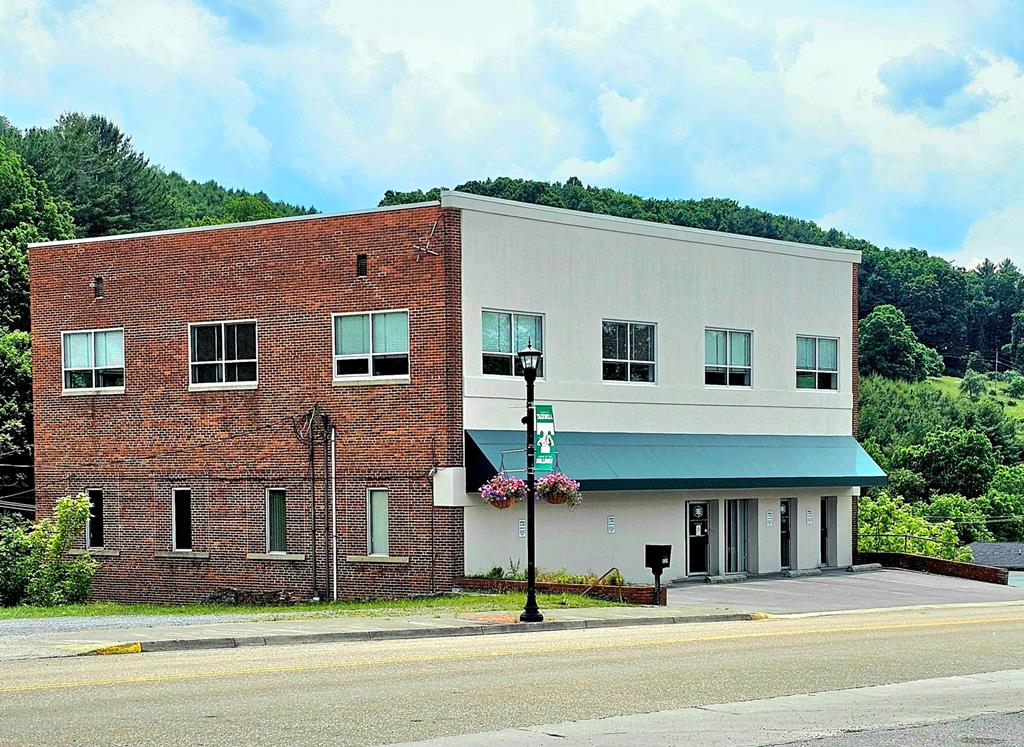 329 Main St, Tazewell, VA 24651