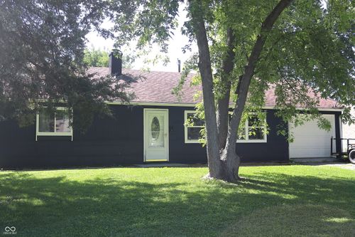 620 Carol Dr, Greenwood, IN, 46143-1229 | Card Image