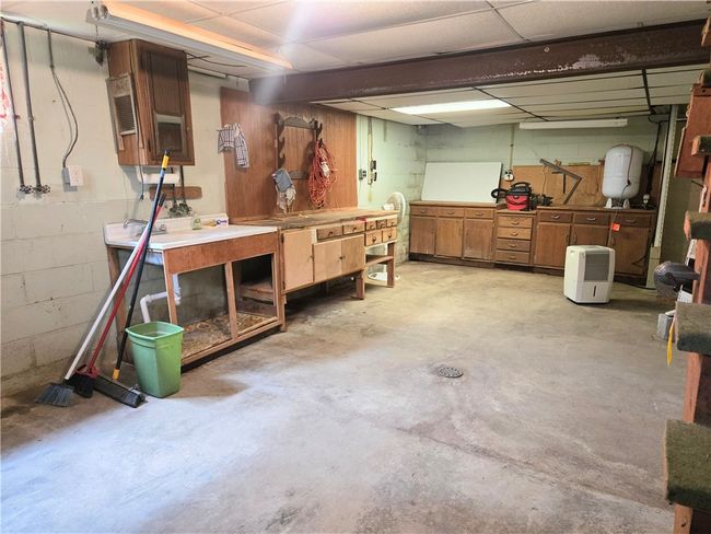 1126 Slate Point Rd, House other with 3 bedrooms, 1 bathrooms and 1 parking in Vandergrift PA | Image 28
