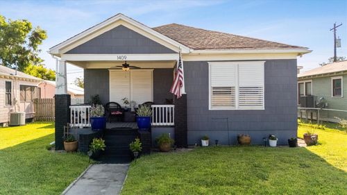 1409 Milam Dr, Galveston, TX, 77551-4880 | Card Image