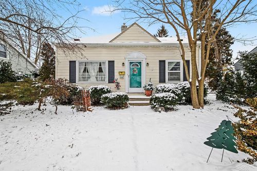 305 Cornell St, Bay City, MI, 48708-6920 | Card Image