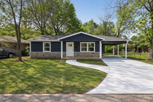 2009 W Sherman St, Paris, TX, 75460-8309 | Card Image