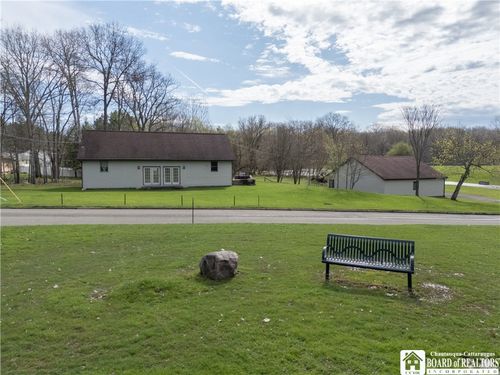 31 Hughes St, Jamestown, NY, 14701-8425 | Card Image