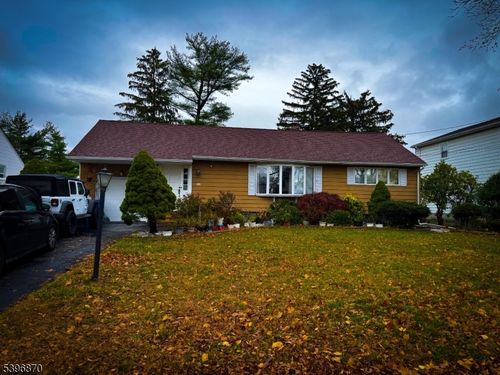 617 Sycamore St, Paramus, NJ, 07652-2017 | Card Image