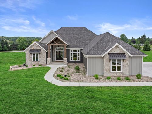 2736581 Batterjohn Dr, Lisbon, WI, 53089-1318 | Card Image