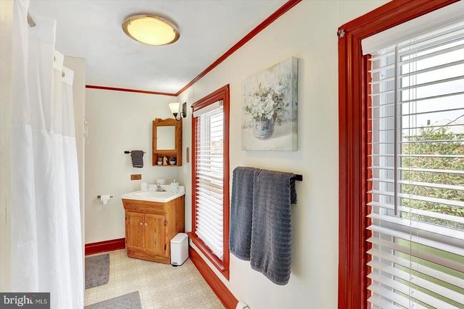 70 N Main St, House other with 3 bedrooms, 2 bathrooms and null parking in SPRING GROVE PA | Image 22