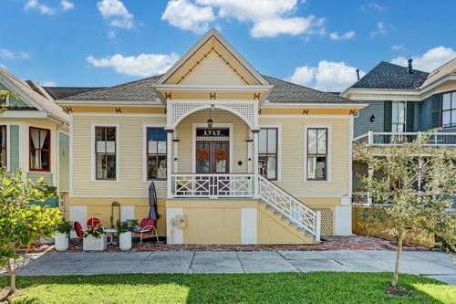 1717 Church St, Galveston, TX, 77550-4821 | Card Image