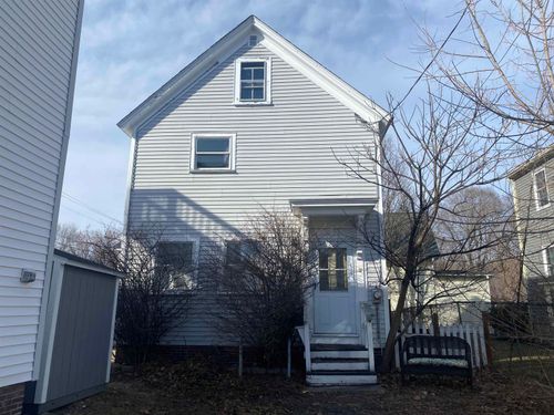 8 Ham St, Dover, NH, 03820-3154 | Card Image