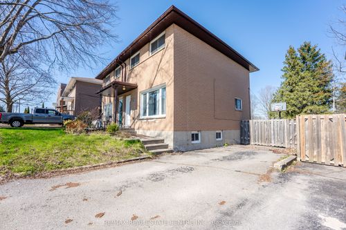 231 Perth St, Brockville, ON, K6V5E7 | Card Image