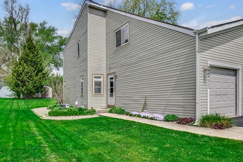 27W032 Cooley Ave, Winfield, IL, 60190-1376 | Card Image