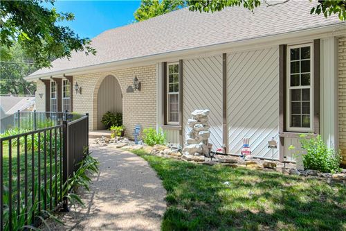 7600 N Park Ave, Gladstone, MO, 64118-2058 | Card Image