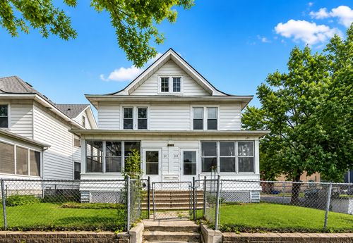 321 Aurora Avenue, Saint Paul, MN, 55103 | Card Image