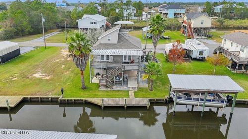 10052 New Mexico St, Bay Saint Louis, MS, 39520-7335 | Card Image