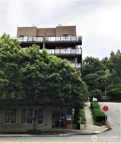 304-701 Galer St, Seattle, WA, 98109-3548 | Card Image