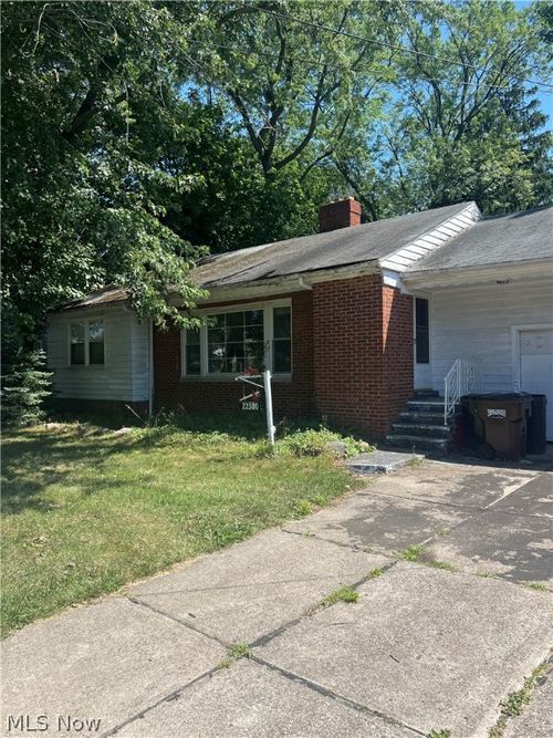 22380 Emery Rd, North Randall, OH, 44128-4616 | Card Image