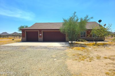 56765 W Papago Road, House other with 4 bedrooms, 2 bathrooms and null parking in Maricopa AZ | Image 2