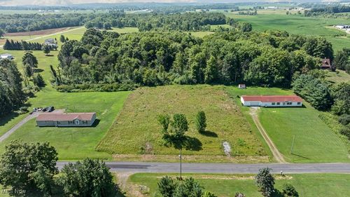 24865 Center Rd, Alliance, OH, 44601-6921 | Card Image