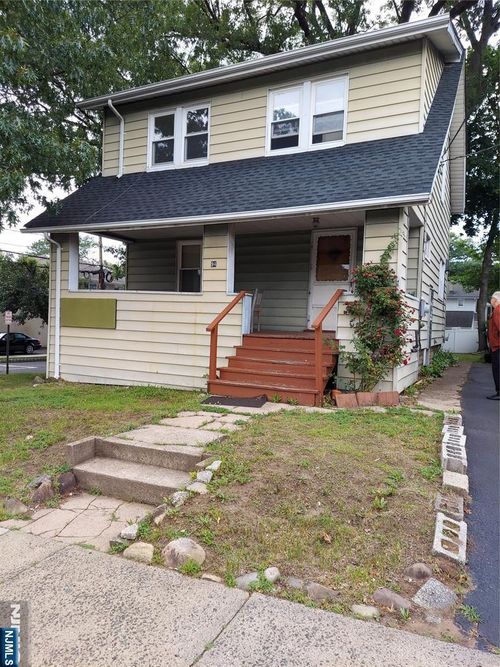 94 W Madison Ave, Dumont, NJ, 07628-2907 | Card Image