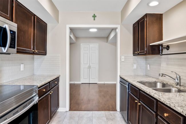 710 Peach Ct, Townhouse with 2 bedrooms, 2 bathrooms and null parking in Grapevine TX | Image 11