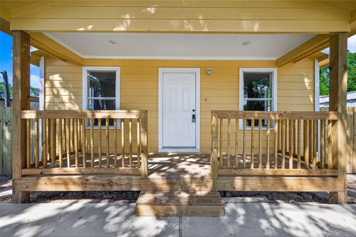 511 E Melville Dr, Crosby, TX, 77532-2666 | Card Image