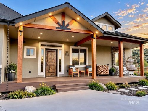 1585 Gentry Ln, Weiser, ID, 83672-5309 | Card Image