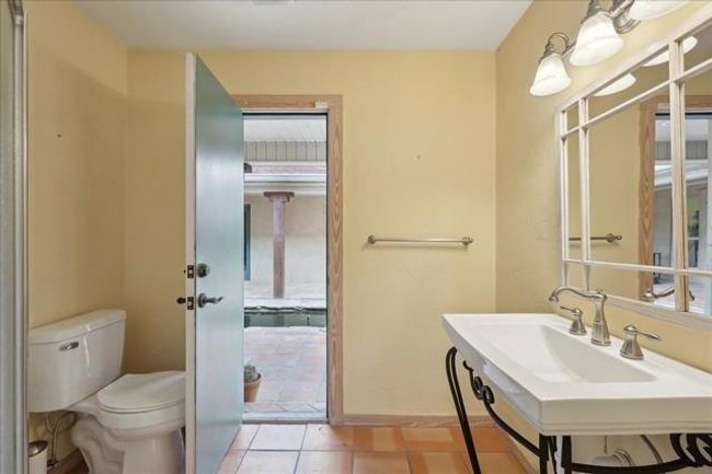 1010 Yaupon Trl, House other with 5 bedrooms, 3 bathrooms and 3 parking in Sour Lake TX | Image 22
