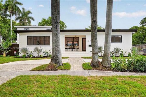 205 Ne 123rd St, North Miami, FL, 33161-5324 | Card Image