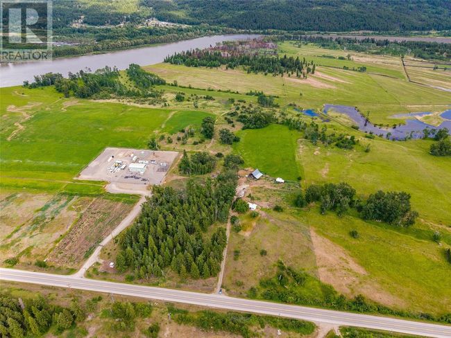 7398 Yellowhead Highway, House other with 3 bedrooms, 1 bathrooms and null parking in Darfield BC | Image 68