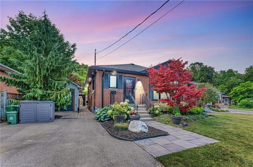 25 Alba St, Stoney Creek, ON, L8G1N9 | Card Image
