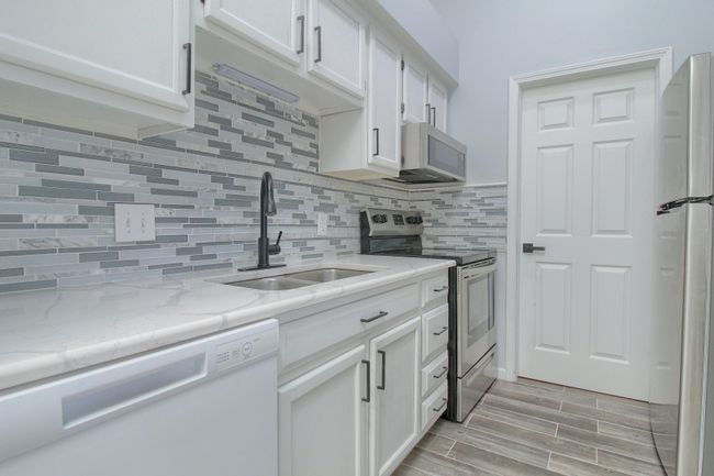 APT-182 - 1565 Harbour Blvd, Condo with 2 bedrooms, 2 bathrooms and null parking in Trenton MI | Image 15
