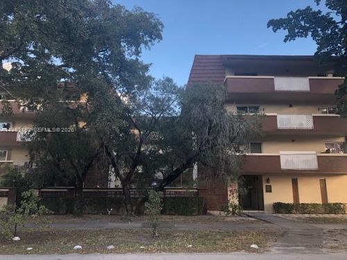 404e-685 Miller Dr, Miami Springs, FL, 33166-6163 | Card Image