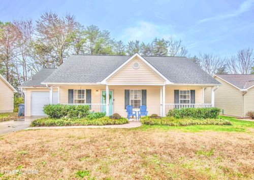 6111 Emerald Hills Ln, Knoxville, TN, 37912-2569 | Card Image