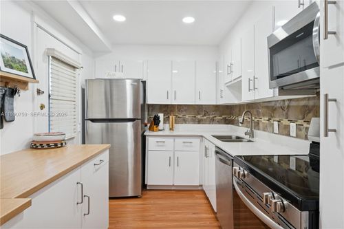 apt-102-3101 N Country Club Dr, Aventura, FL, 33180-1615 | Card Image