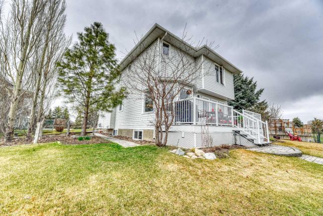 1008 High Glen Bay Nw, Home with 3 bedrooms, 2 bathrooms and 5 parking in High River AB | Image 3