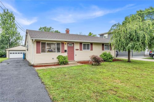 7719 Fern Dr, Mentor-on-the-Lake, OH, 44060-3216 | Card Image