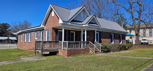 203 8th St N, Clanton, AL, 35045-2750 | Card Image