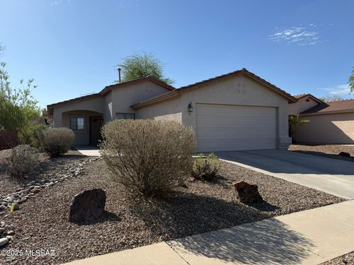 8136 N Carefree Way, Tucson, AZ, 85743-1159 | Card Image
