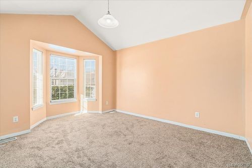 25889 Maple Dr, Taylor, MI, 48180-9313 | Card Image