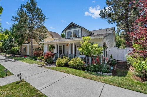 20621 Couples Ln, Bend, OR, 97702-2983 | Card Image