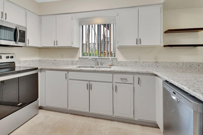 APT-110A - 600 N Boundary Ave, Condo with 2 bedrooms, 2 bathrooms and null parking in Deland FL | Image 7