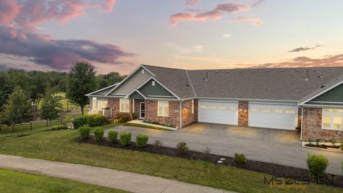 56-56 Borden Ave, Sycamore, IL, 60178 | Card Image
