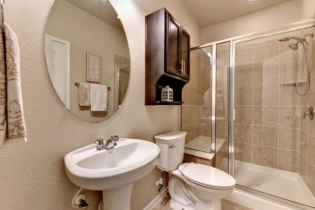 Secondary bath with large shower | Image 16